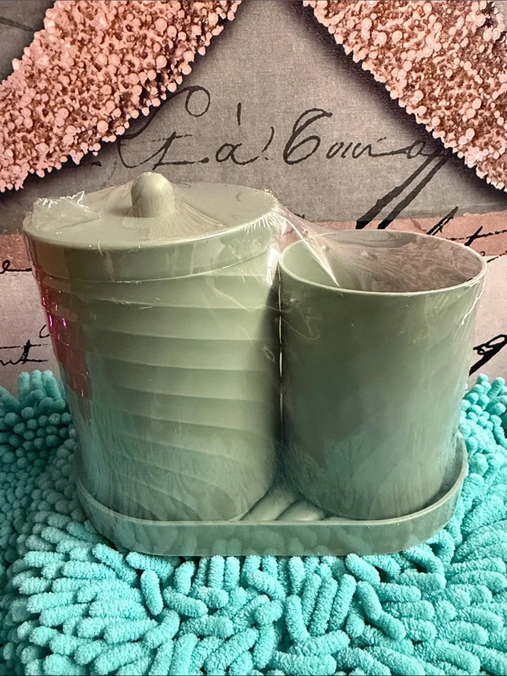 ❣️5|$25❣️Mint Green Bath Accessory Set with Gold Pumps
